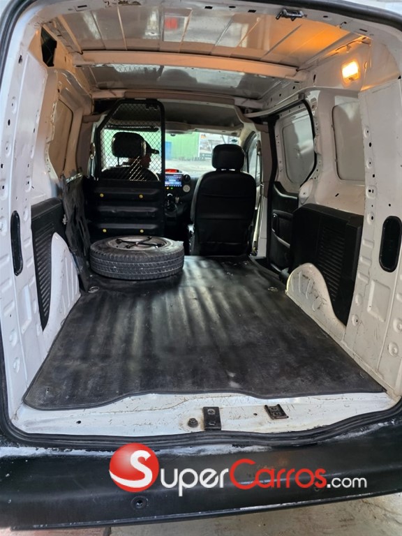 2019 Peugeot Partner — foto 8 / 12