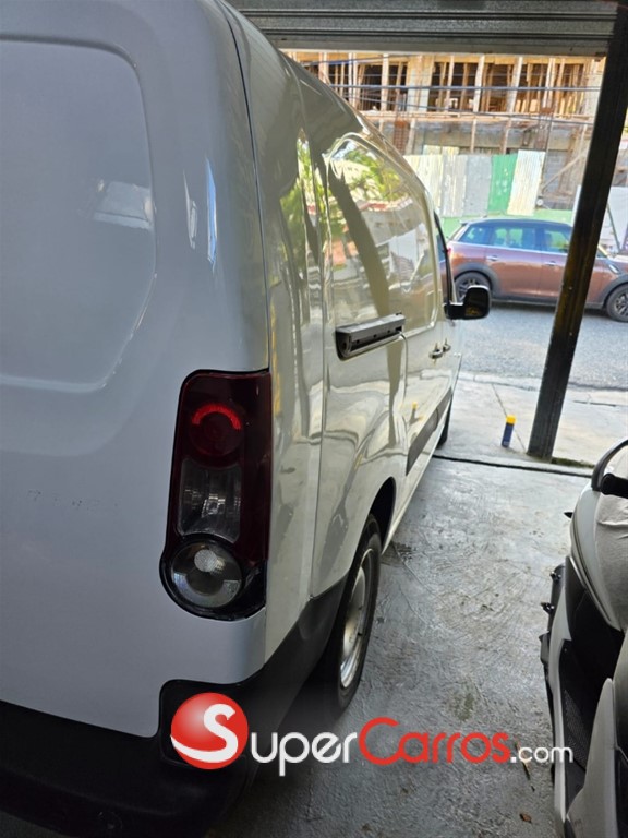 2019 Peugeot Partner — foto 9 / 12