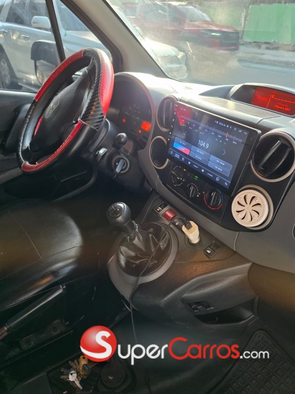 2019 Peugeot Partner — foto 11 / 12