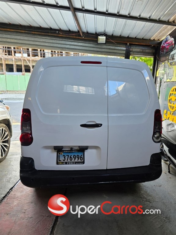 2019 Peugeot Partner — foto 12 / 12