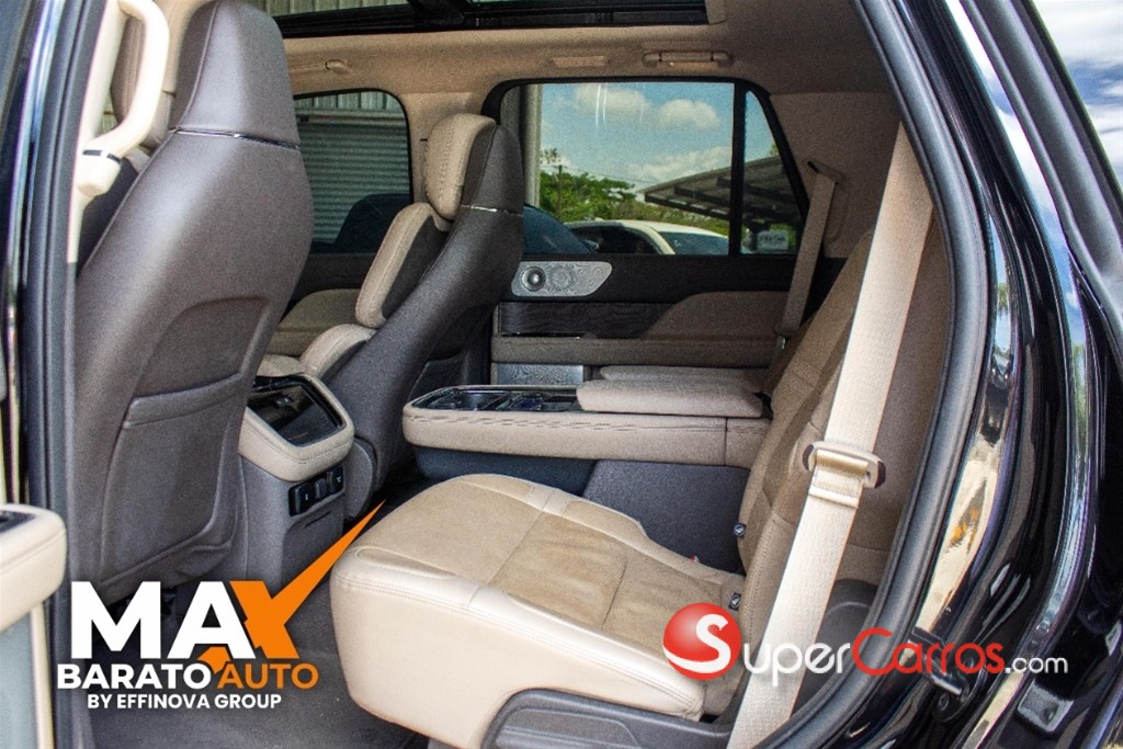 2022 Lincoln Navigator — foto 6 / 12