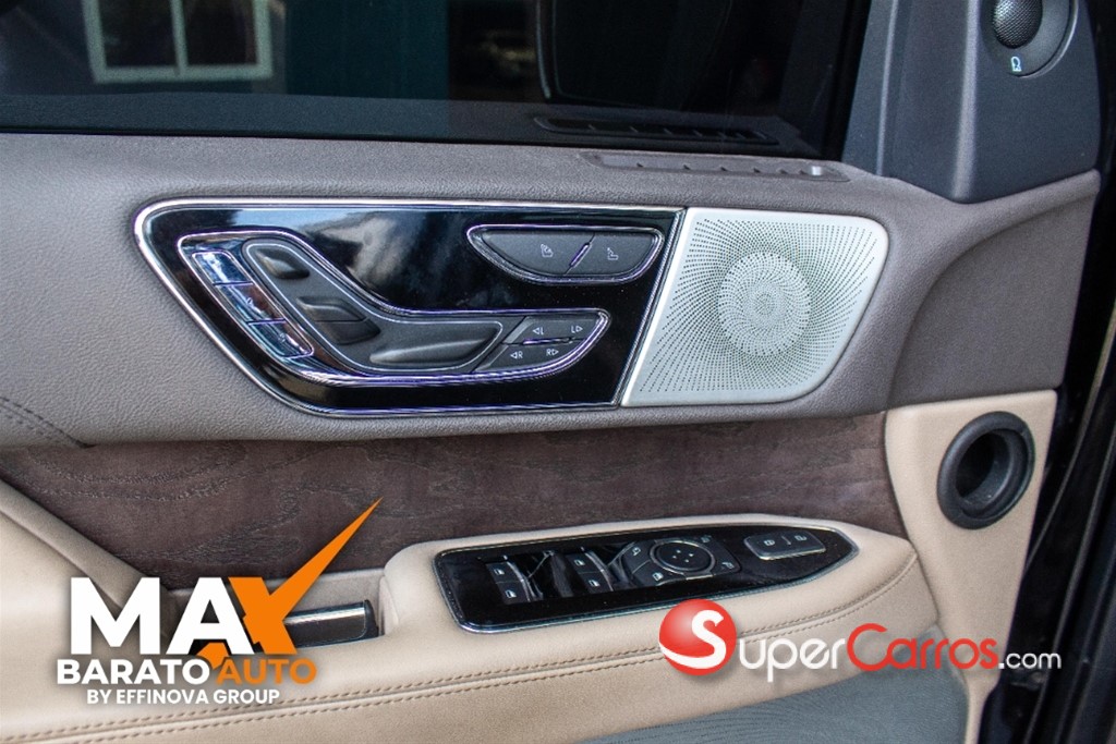 2022 Lincoln Navigator — foto 9 / 12