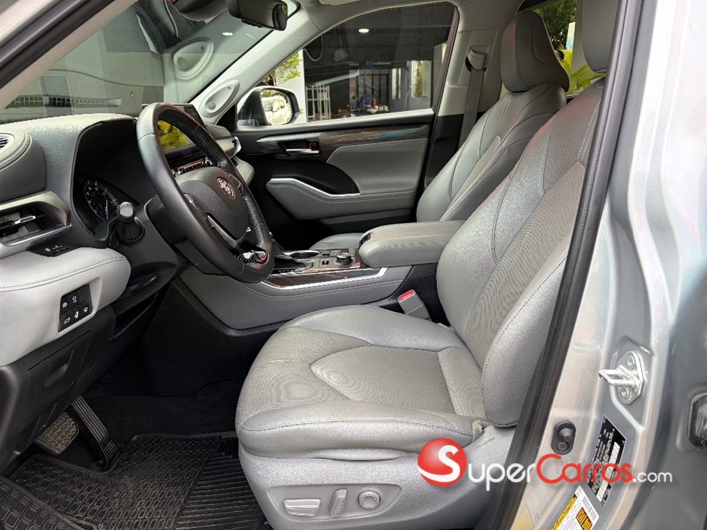 2021 Toyota Highlander Limited — foto 8 / 10