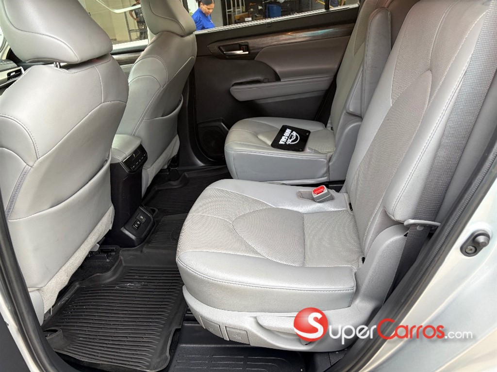 2021 Toyota Highlander Limited — foto 9 / 10