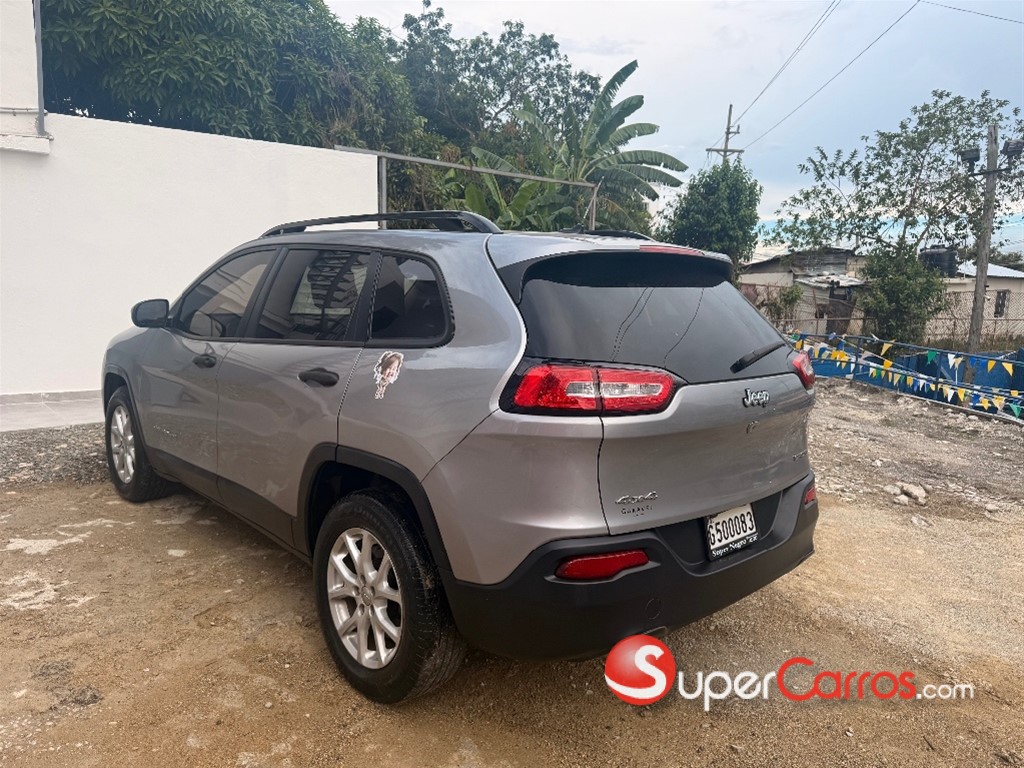 2016 Jeep Cherokee Sport — foto 2 / 11