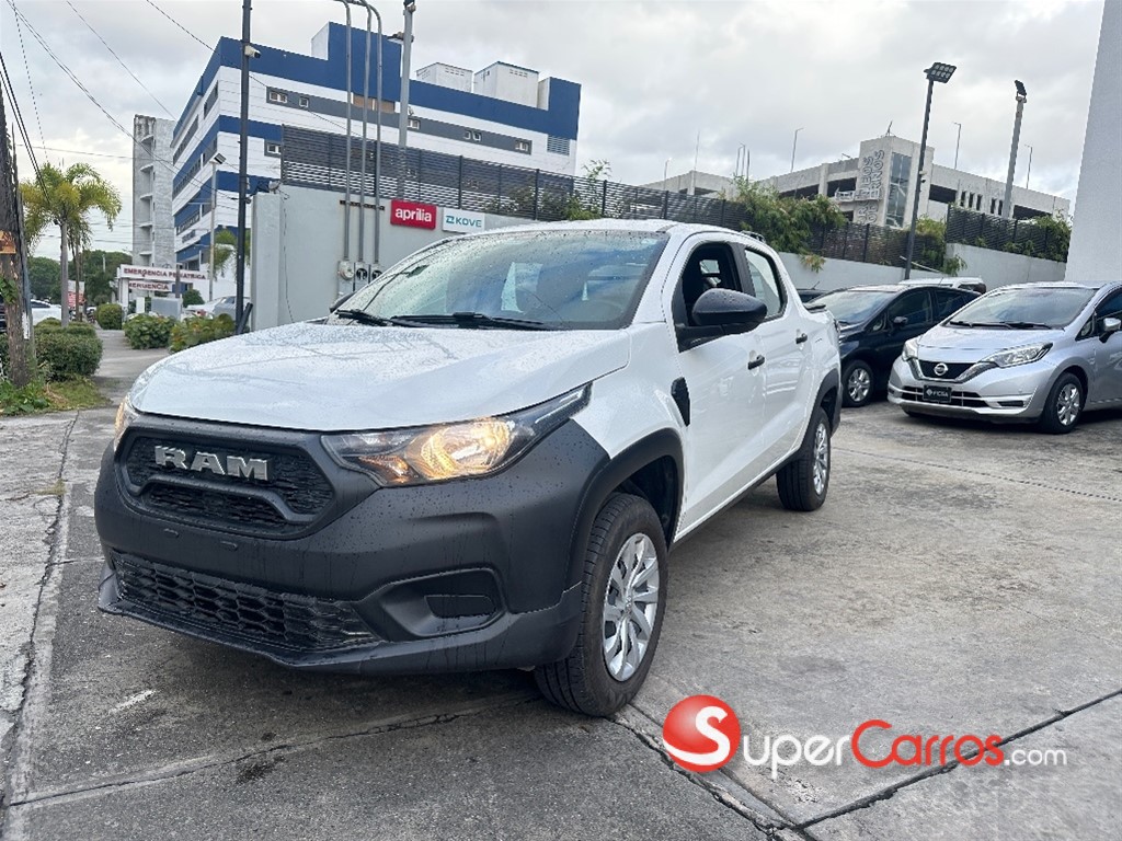 2024 Ram 700 SLT — foto 2 / 8
