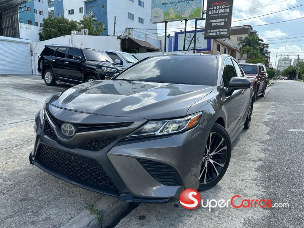 2018 Toyota Camry SE