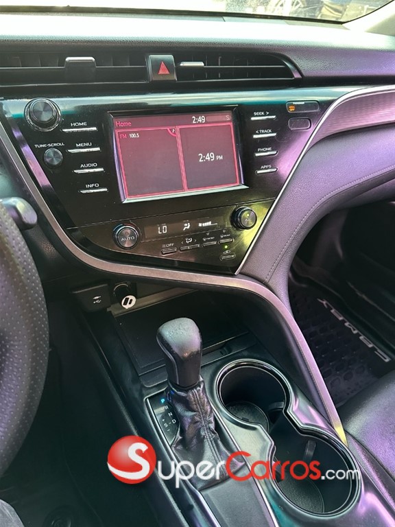 2018 Toyota Camry SE — foto 10 / 11