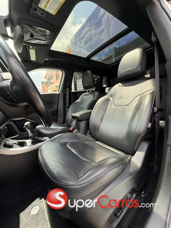 2020 Jeep Compass High Altitude — foto 9 / 12