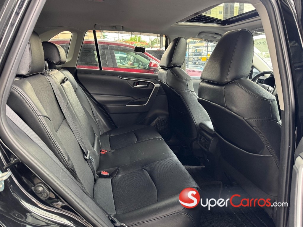 2021 Toyota RAV4 XLE Premium — foto 4 / 12