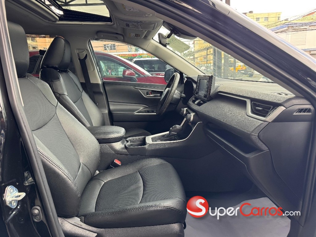 2021 Toyota RAV4 XLE Premium — foto 5 / 12