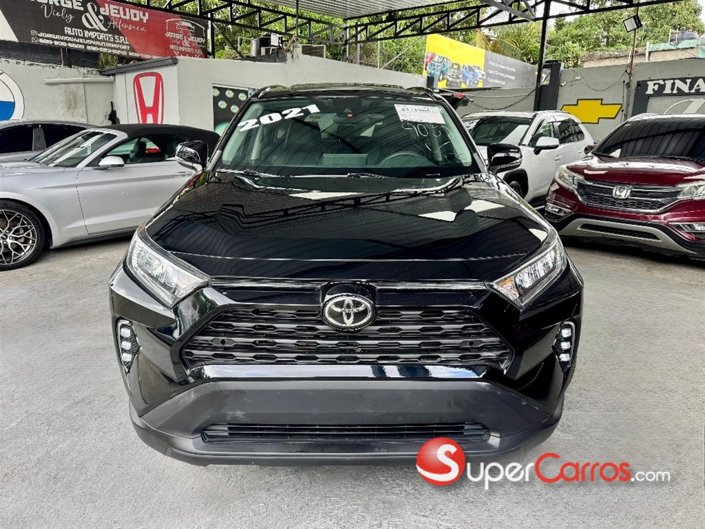2021 Toyota RAV4 XLE Premium — foto 6 / 12