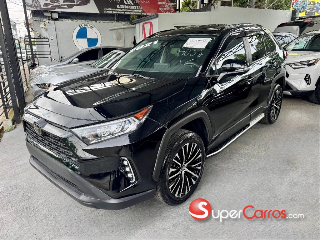 2021 Toyota RAV4 XLE Premium — foto 11 / 12
