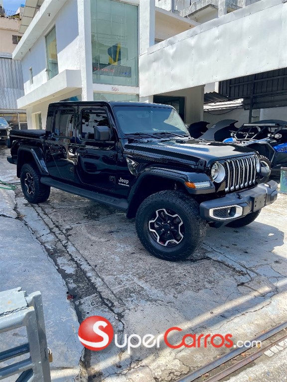 2020 Jeep Gladiator Overland — foto 2 / 12