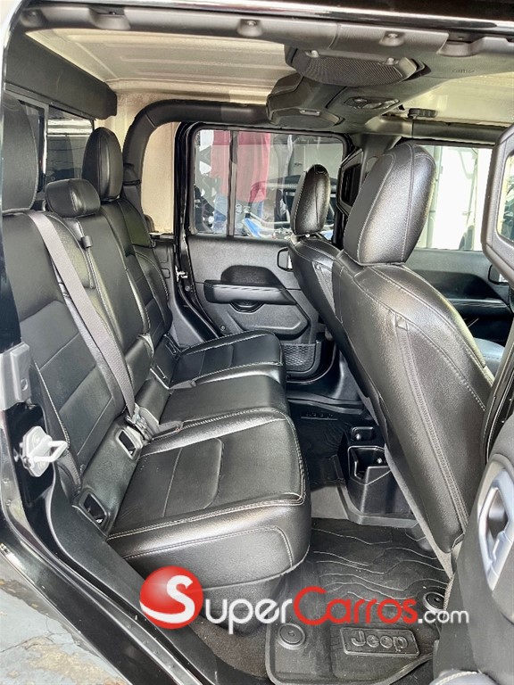2020 Jeep Gladiator Overland — foto 8 / 12