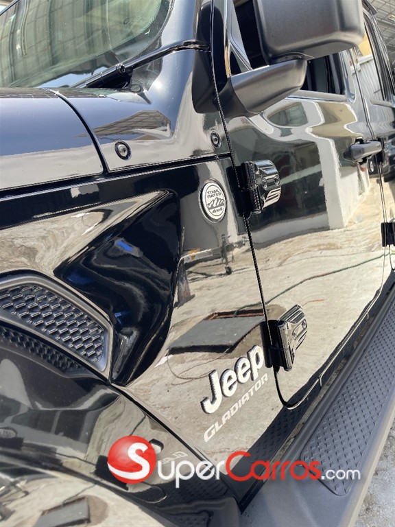 2020 Jeep Gladiator Overland — foto 11 / 12
