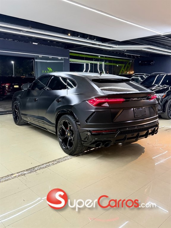 2021 Lamborghini Urus — foto 4 / 11