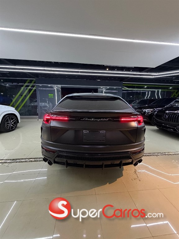 2021 Lamborghini Urus — foto 5 / 11