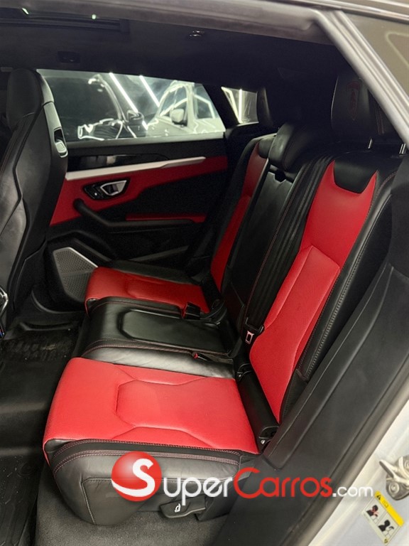 2021 Lamborghini Urus — foto 8 / 11