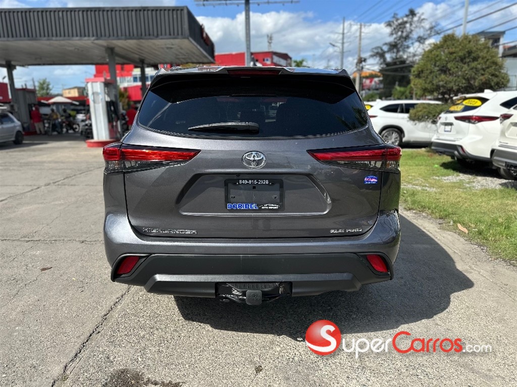 2021 Toyota Highlander XLE — foto 5 / 12