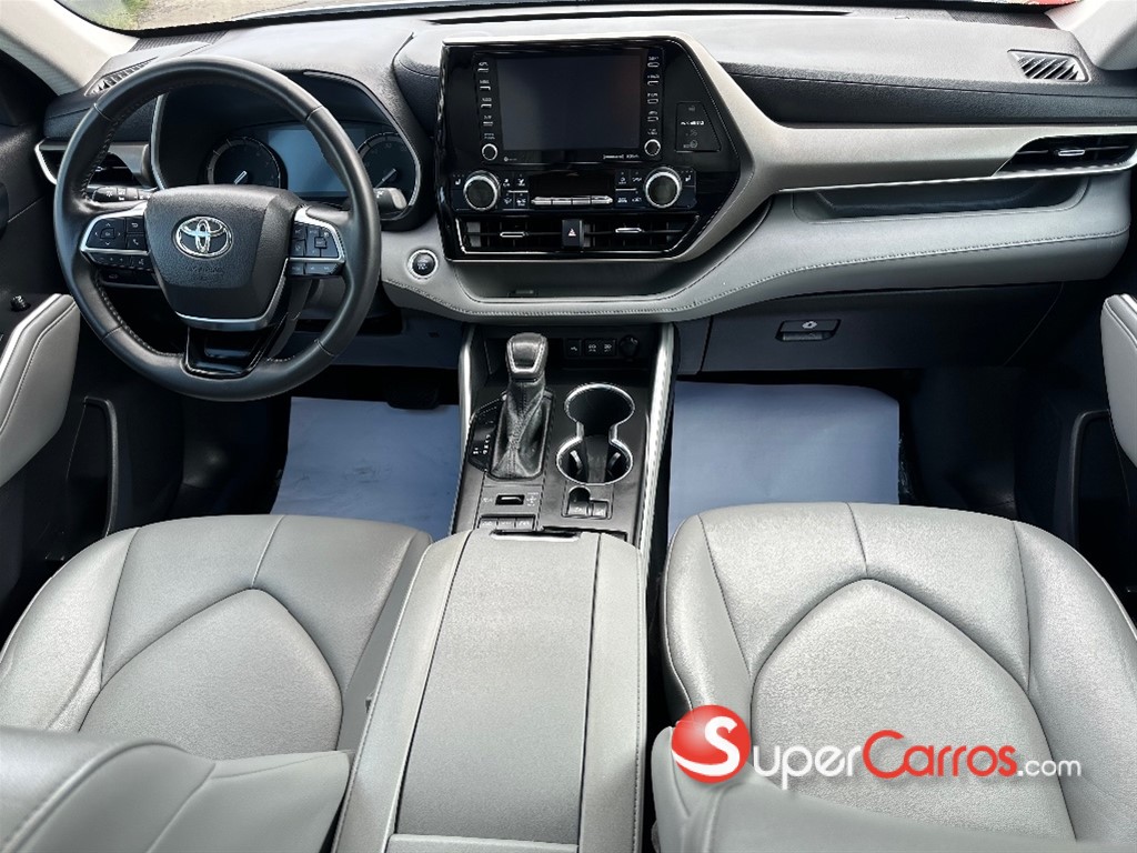 2021 Toyota Highlander XLE — foto 8 / 12