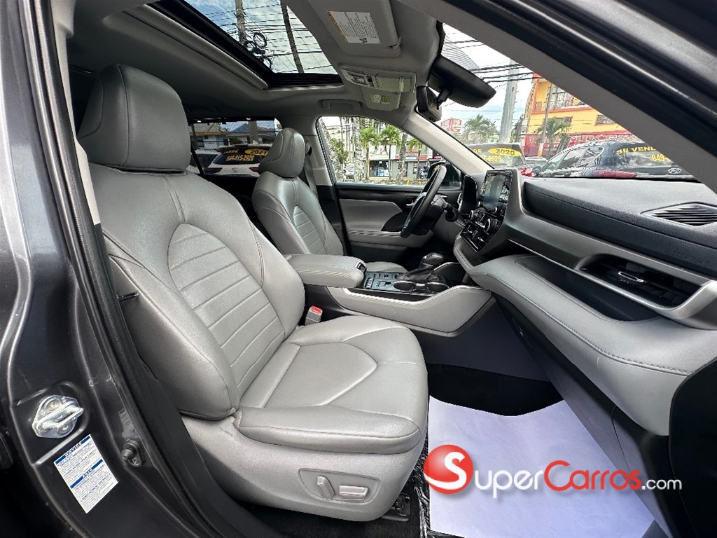 2021 Toyota Highlander XLE — foto 9 / 12