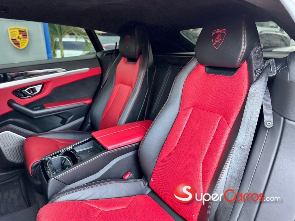 2019 Lamborghini Urus — foto 6 / 12