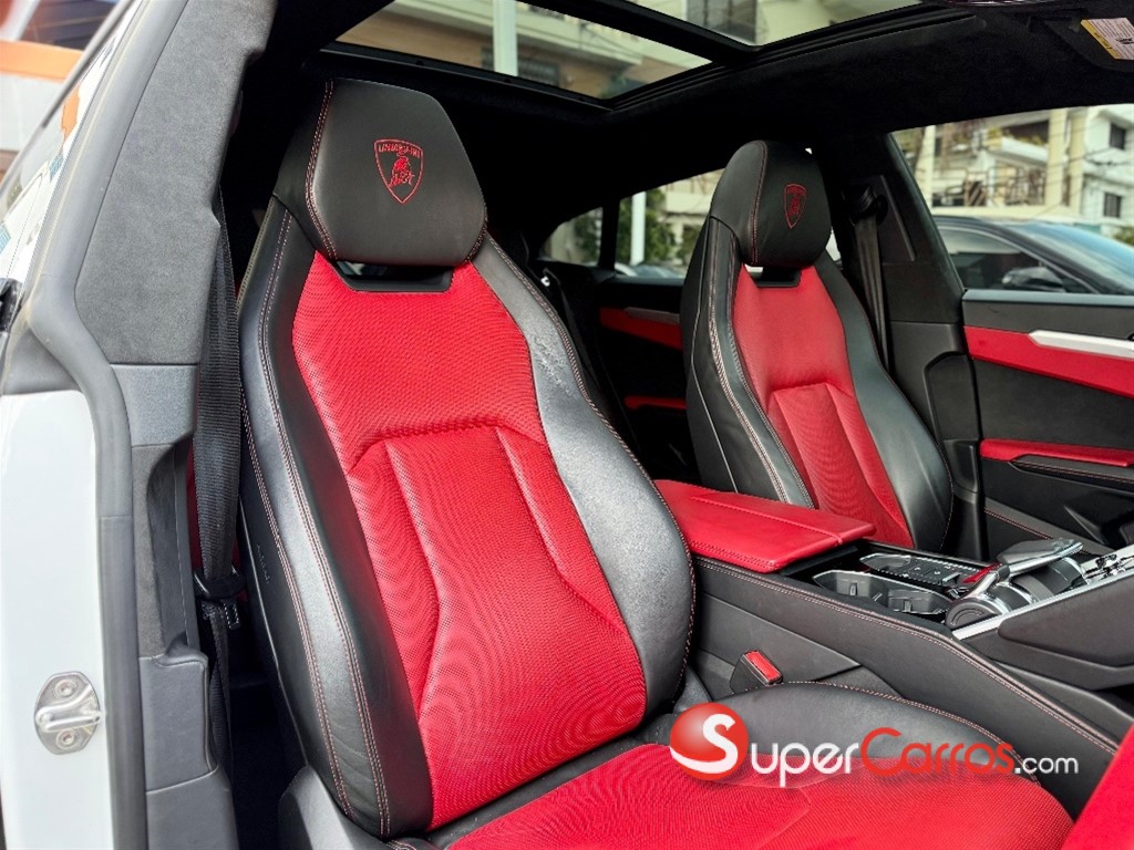 2019 Lamborghini Urus — foto 8 / 12