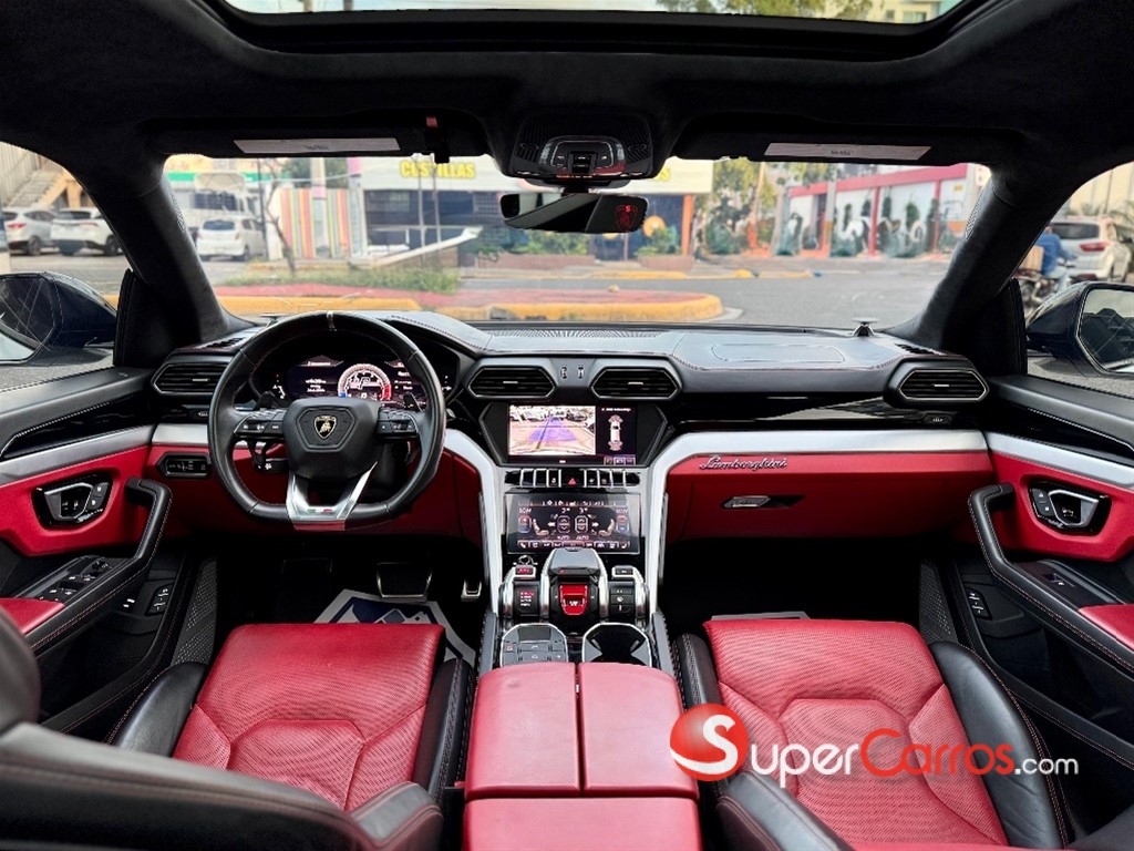2019 Lamborghini Urus — foto 9 / 12