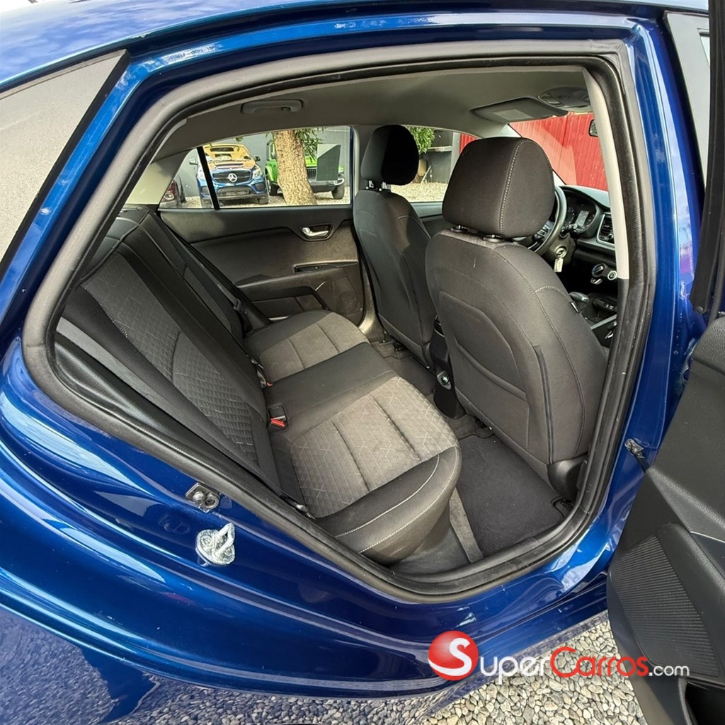 2020 Kia Rio S — foto 10 / 12