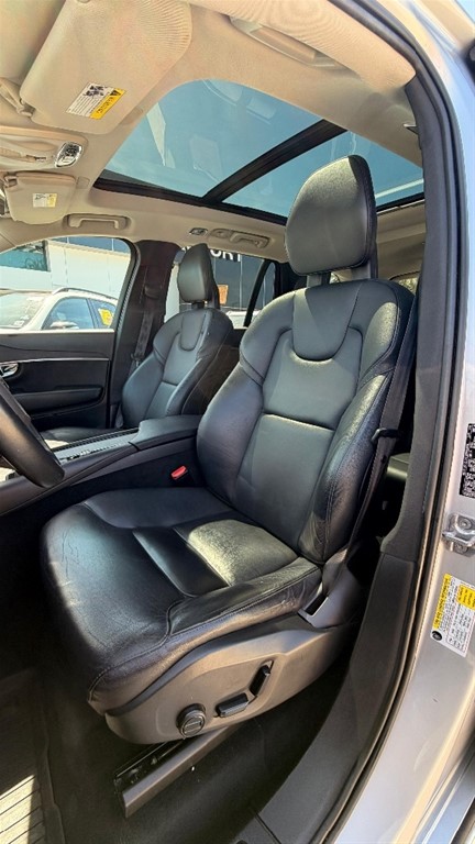 2020 Volvo XC90 Momentum T5 — foto 6 / 11