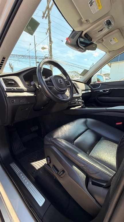 2020 Volvo XC90 Momentum T5 — foto 7 / 11