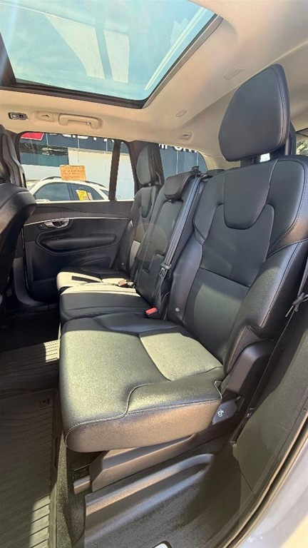2020 Volvo XC90 Momentum T5 — foto 8 / 11