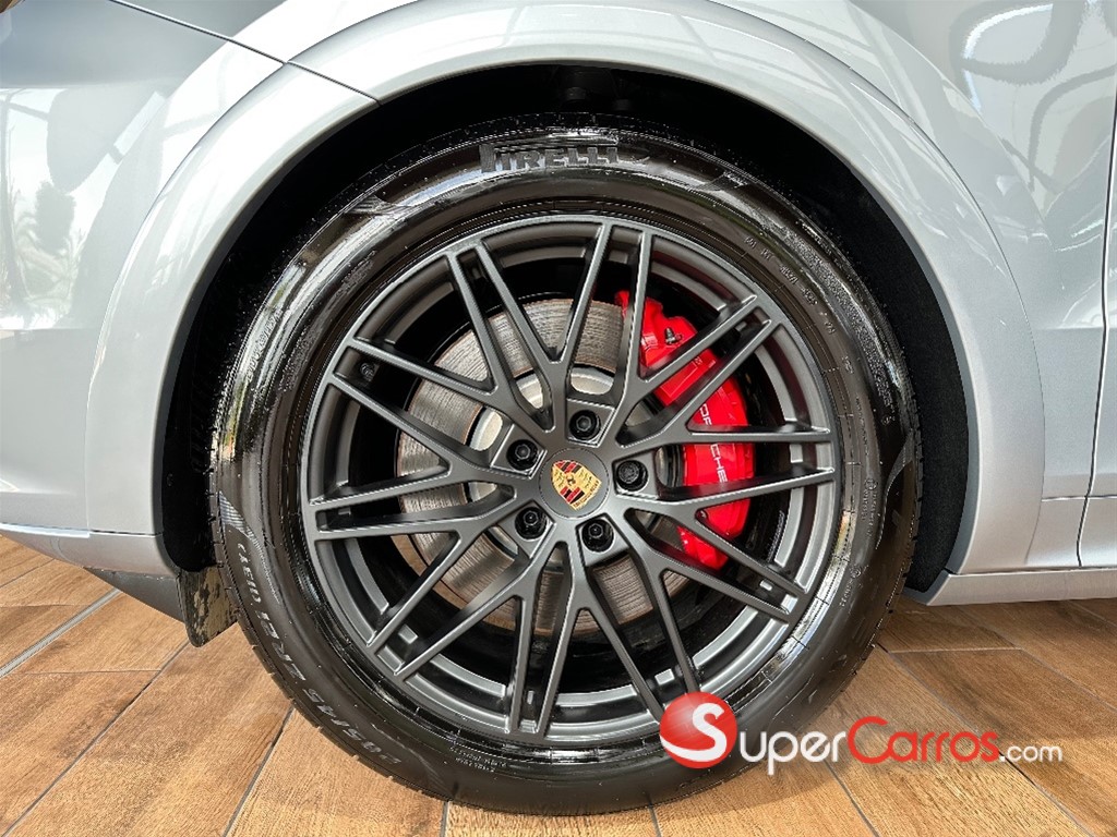 2026 Porsche Cayenne Coupe GTS — foto 5 / 10