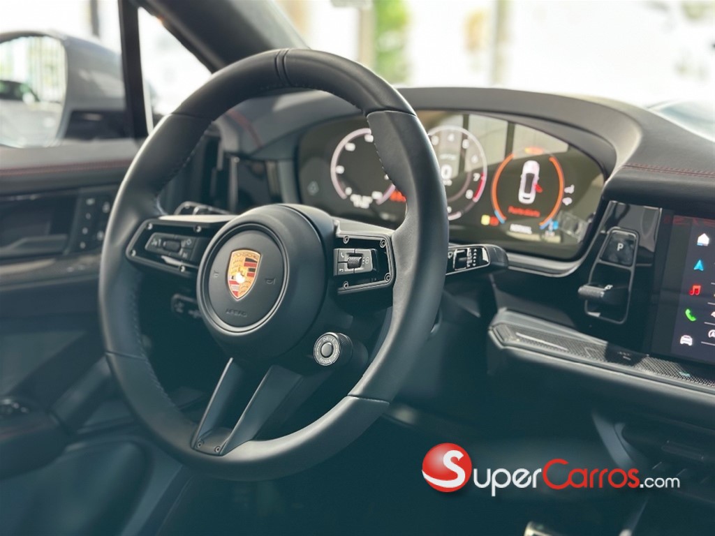 2026 Porsche Cayenne Coupe GTS — foto 9 / 10