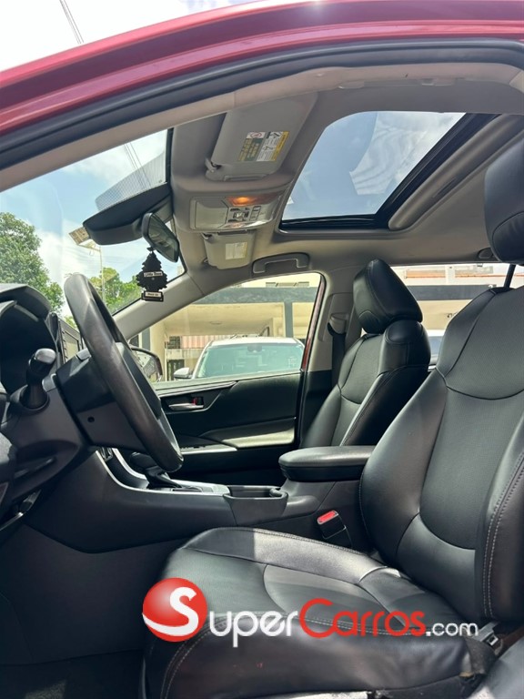 2019 Toyota RAV4 XLE — foto 8 / 12