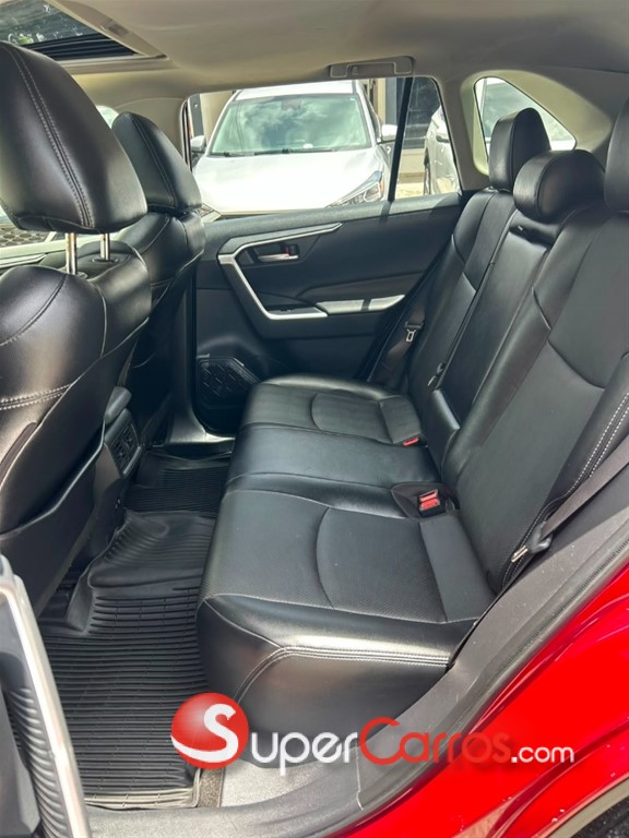 2019 Toyota RAV4 XLE — foto 9 / 12