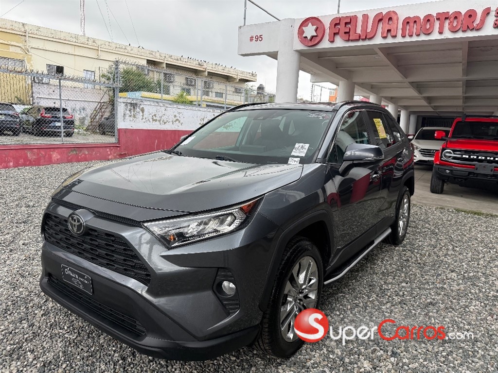 2021 Toyota RAV4 XLE — foto 2 / 12