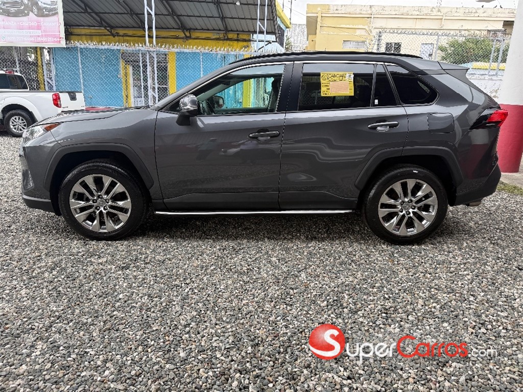 2021 Toyota RAV4 XLE — foto 3 / 12