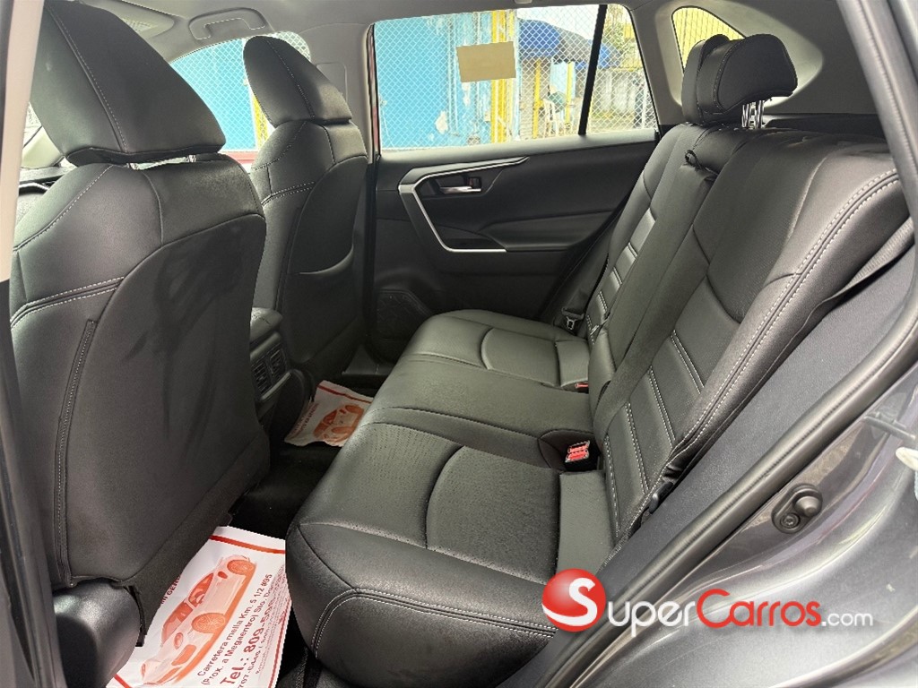 2021 Toyota RAV4 XLE — foto 10 / 12
