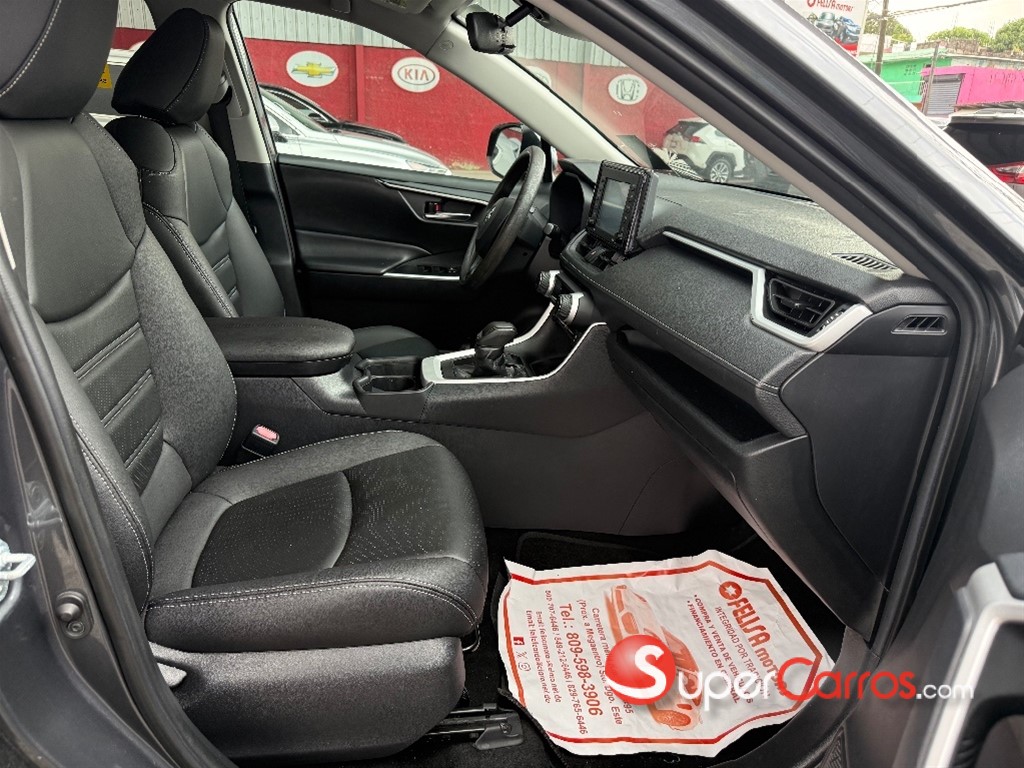 2021 Toyota RAV4 XLE — foto 11 / 12