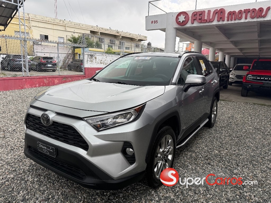 2021 Toyota RAV4 XLE — foto 2 / 12