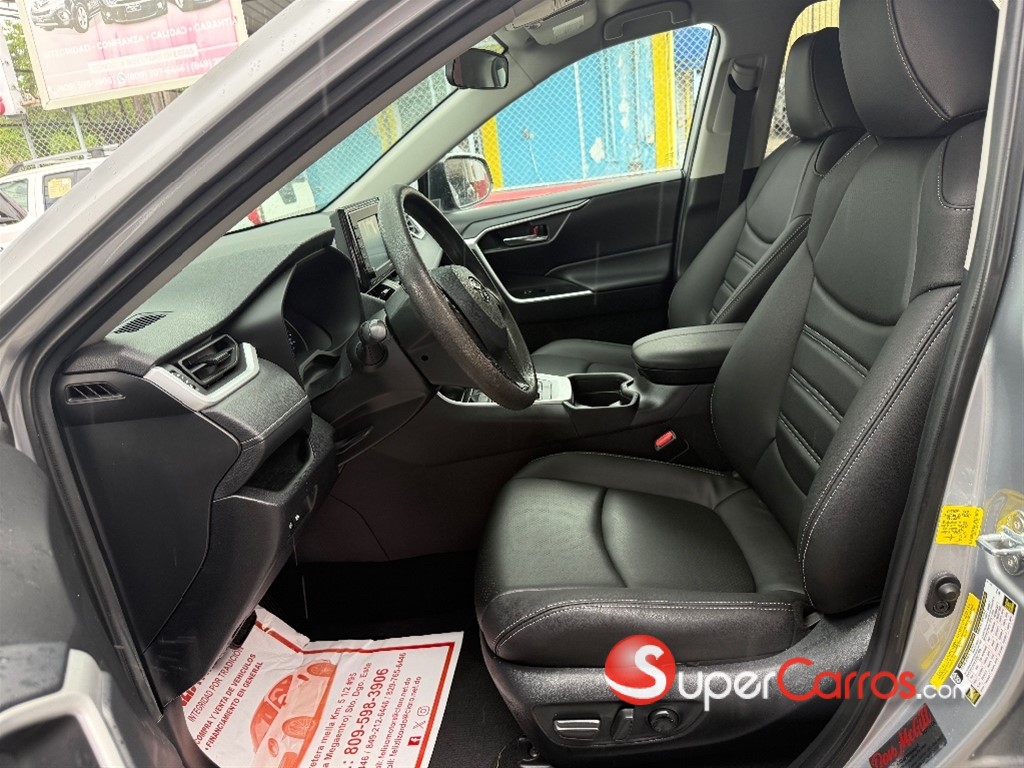 2021 Toyota RAV4 XLE — foto 7 / 12