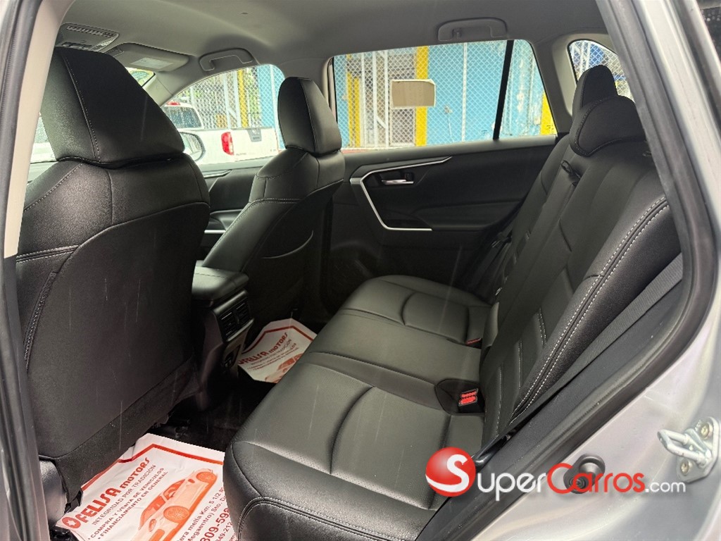 2021 Toyota RAV4 XLE — foto 9 / 12