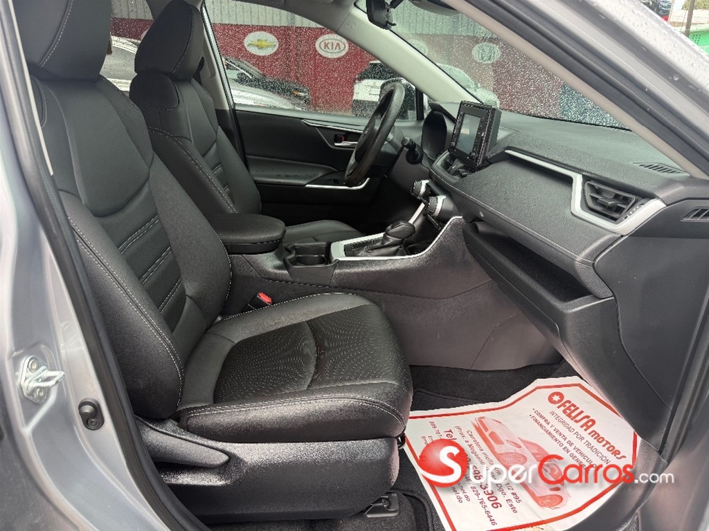 2021 Toyota RAV4 XLE — foto 10 / 12