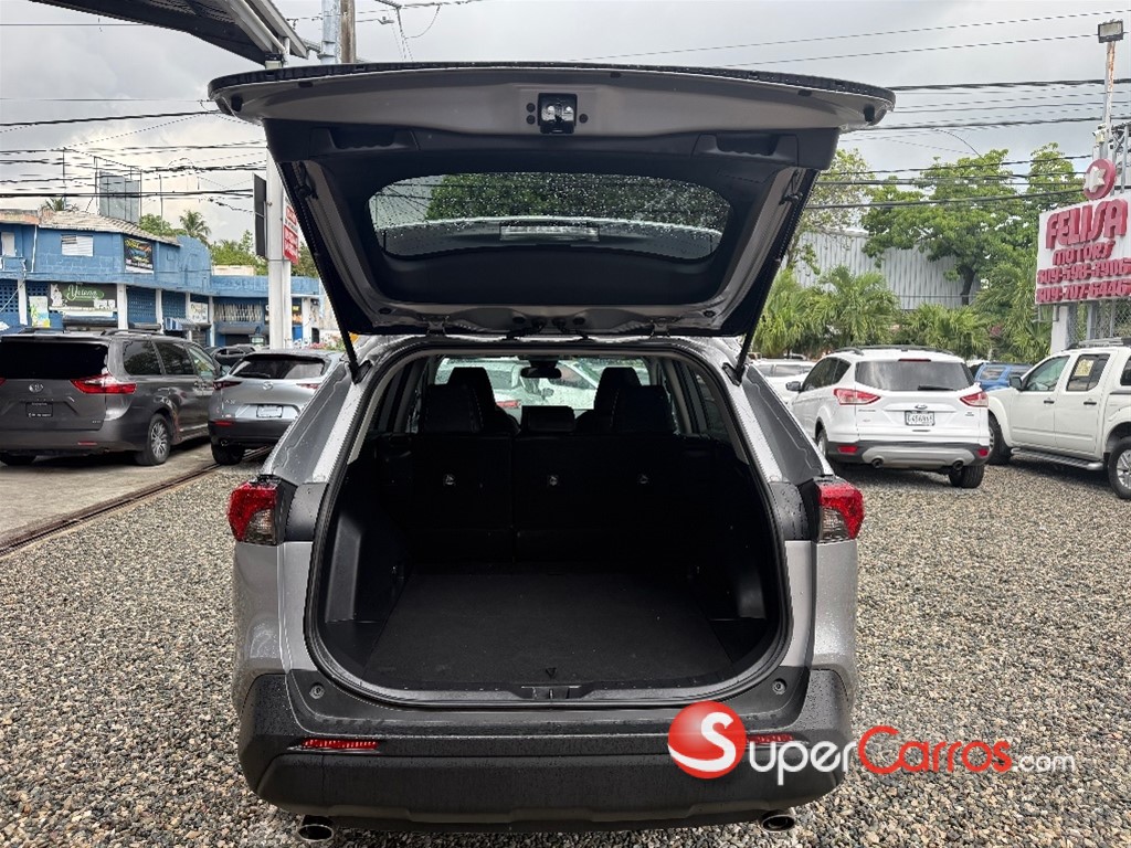 2021 Toyota RAV4 XLE — foto 11 / 12