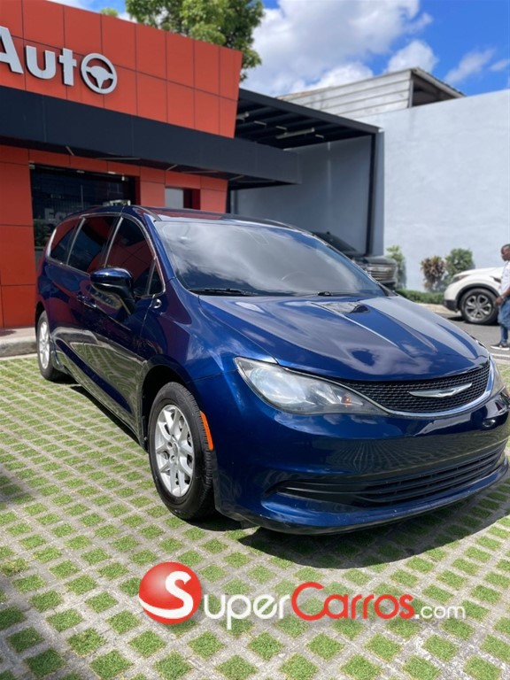 2017 Chrysler Pacifica Touring — foto 2 / 10
