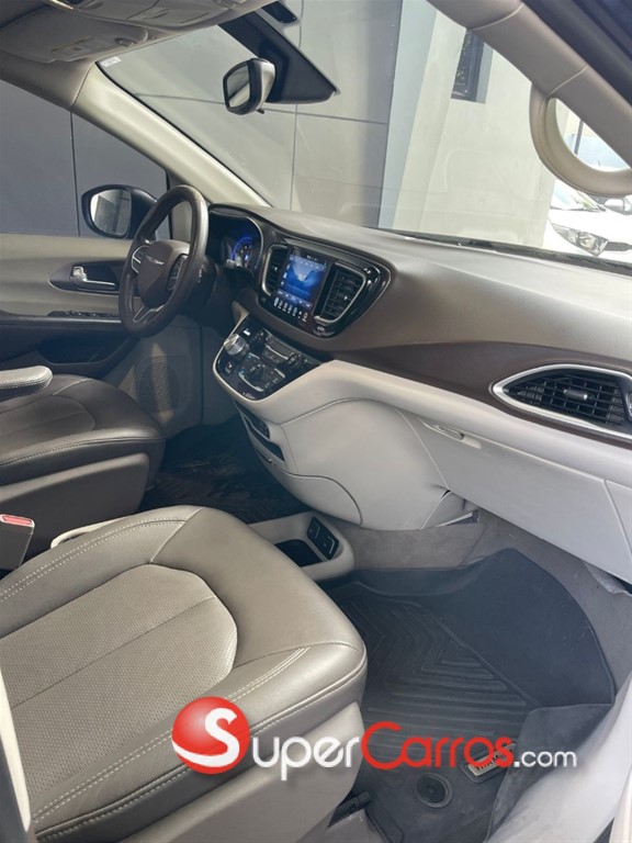2017 Chrysler Pacifica Touring — foto 7 / 10