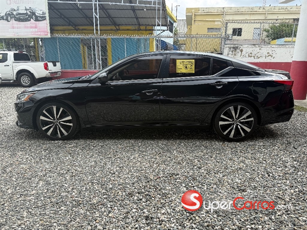 2020 Nissan Altima SR — foto 3 / 12