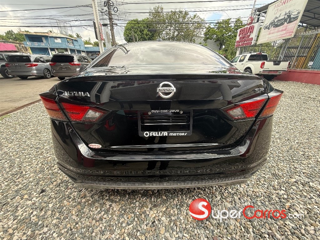 2020 Nissan Altima SR — foto 7 / 12